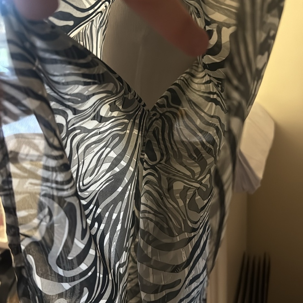 Zebra Print V-Neck Poncho Top - Picture 5 of 8
